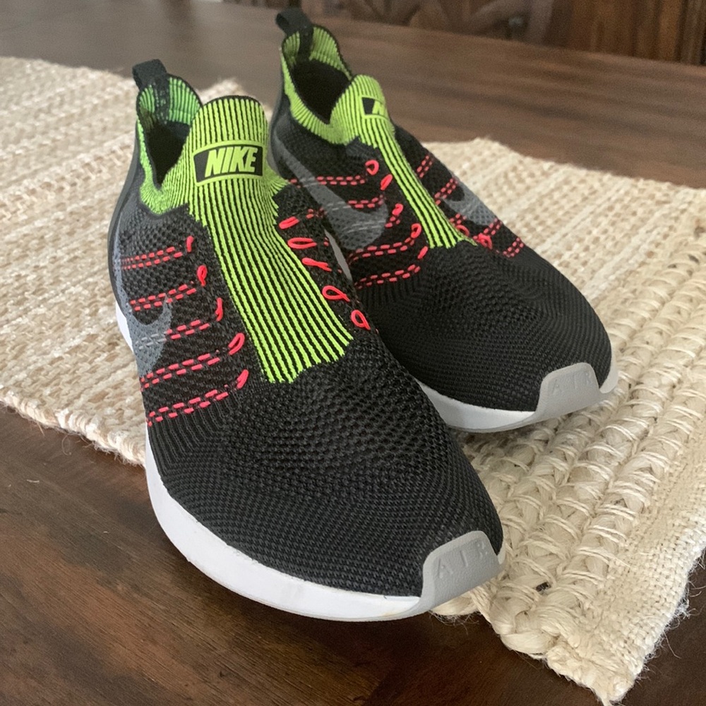Athletic shoes